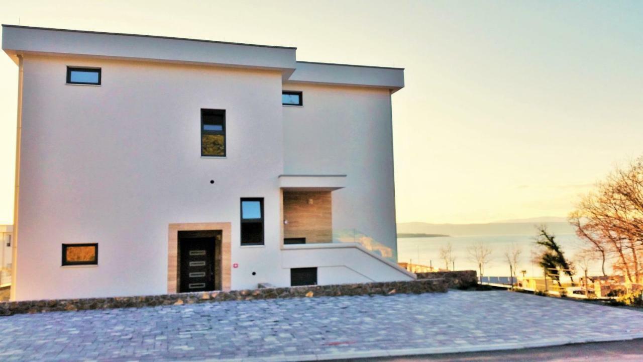 Apartment Villa Vala Malinska Exteriör bild