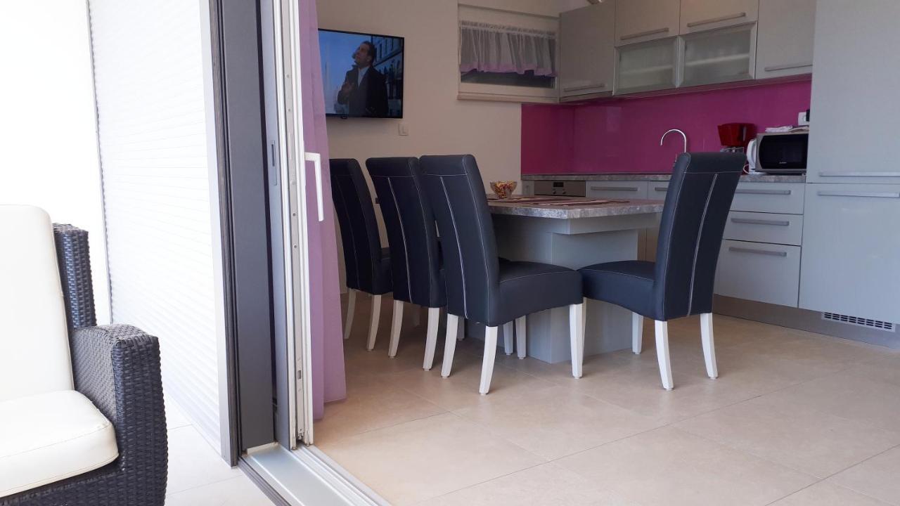 Apartment Villa Vala Malinska Exteriör bild